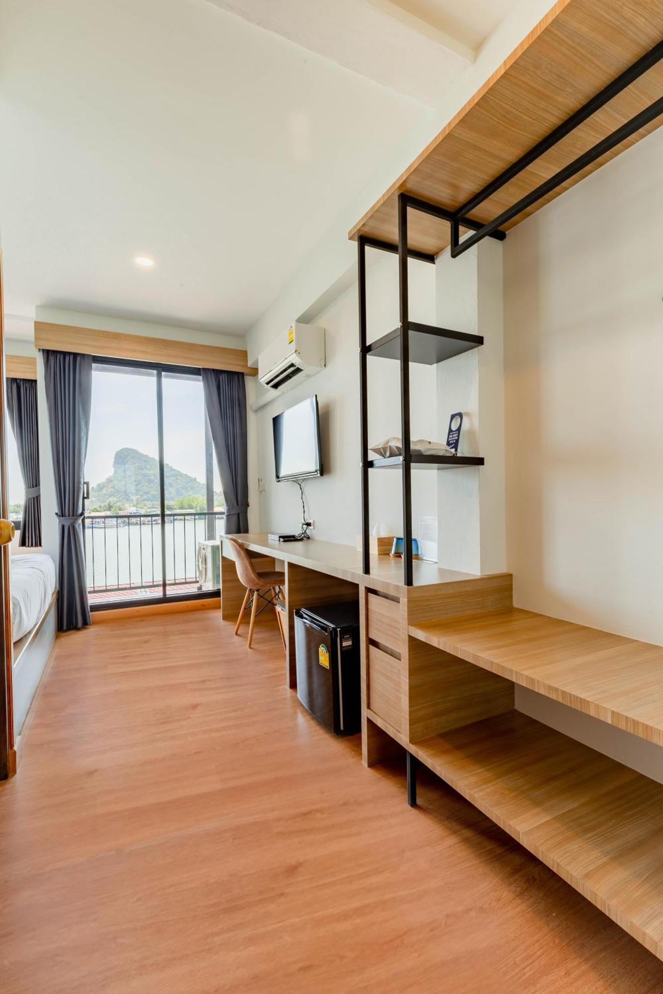 The Blue C Donsak Hotel Surat Thani Bagian luar foto