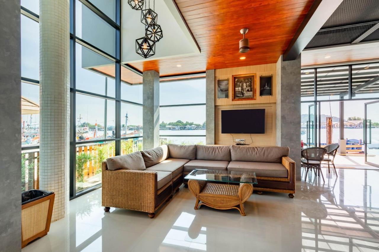 The Blue C Donsak Hotel Surat Thani Bagian luar foto